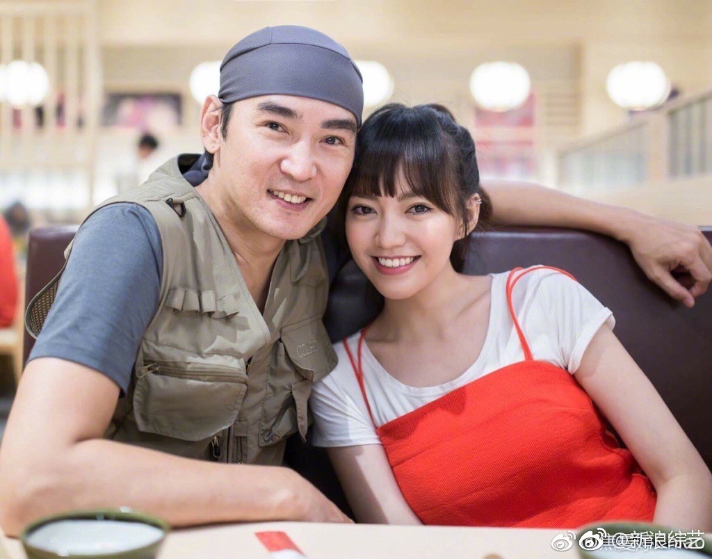 Nhan sắc như nắng mai của con gái Triển Chiêu Tiêu Ân Tuấn khiến dân tình mê mẩn